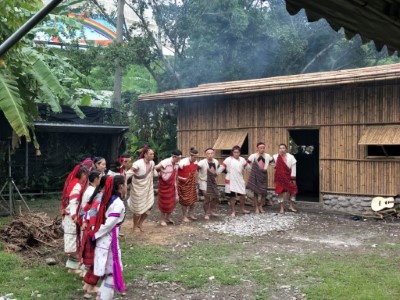 圖為108年10月6日銅門村以香杉、桂竹、蘆竹、黃藤完成的太魯閣族傳統家屋