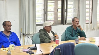 池姓蜂農說明與黑熊相遇情形