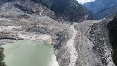 馬太鞍溪上游堰塞湖空拍照片