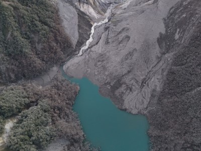 114年10月3日上午空拍堰塞湖區，初判無異常變化。