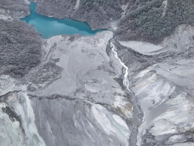 114年10月8日上午地震後空拍堰塞湖區，初判無異常變化