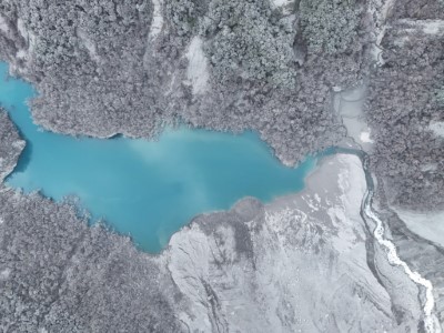 114年10月8日上午地震後空拍堰塞湖區，初判無異常變化