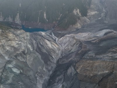 114年10月9日空拍堰塞湖區，初判無異常變化。