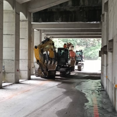 114年10月24日燕子口堰塞湖施工機具進場