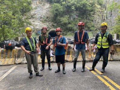 114年10月24日燕子口堰塞湖施工工作人員合影